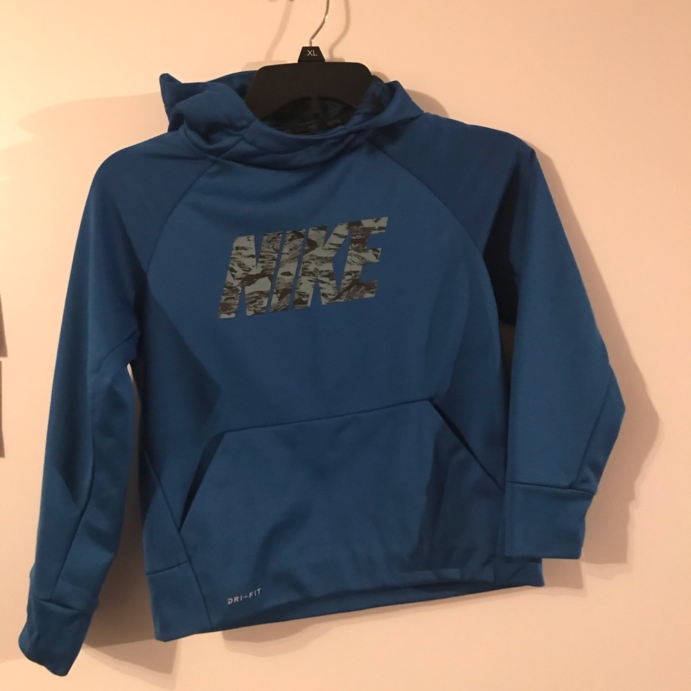 Nike pullover boys small dri fit (barely worn)